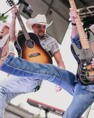 Live concert by Ondara