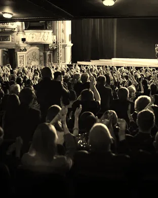 Dolly Parton's Threads - My Songs in Symphony