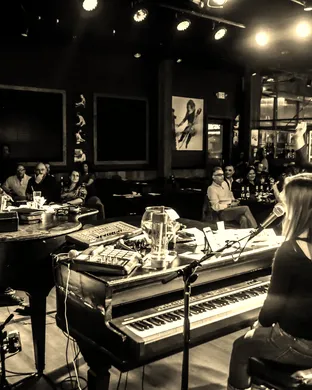 Dueling Pianos