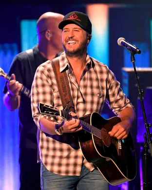 Luke Bryan Allegan